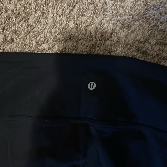 Lululemon leggings size 6 - Picture 3 of 3